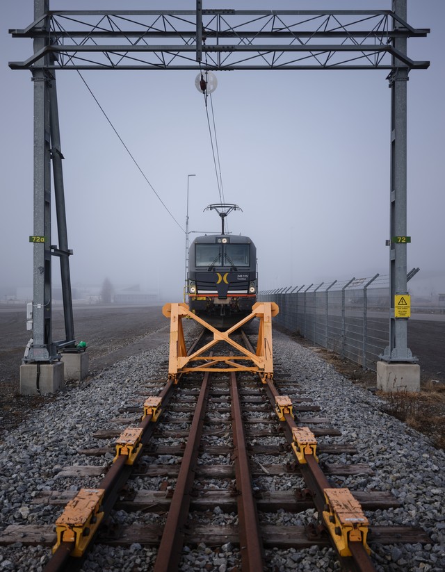 Fujifilm GFX100RF_22w.jpg
