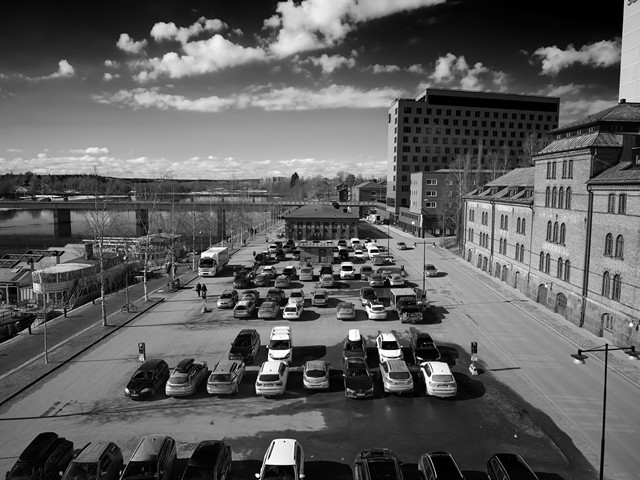 Fujifilm GFX100RF_6w.jpg