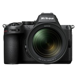 Z5 II kamerahus + Nikkor 24-70mm f/4 S